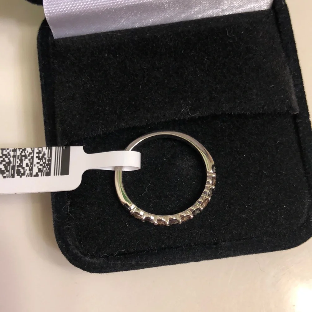 NEW! ✨GORGEOUS✨ Champagne and Black Diamond Ring - Picture 6 of 7